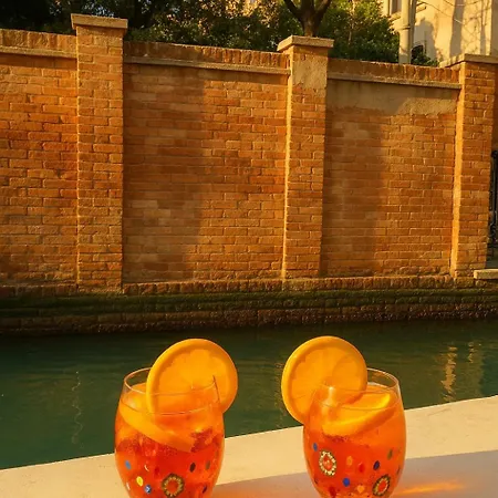 Ca'dei Nonni Canal View